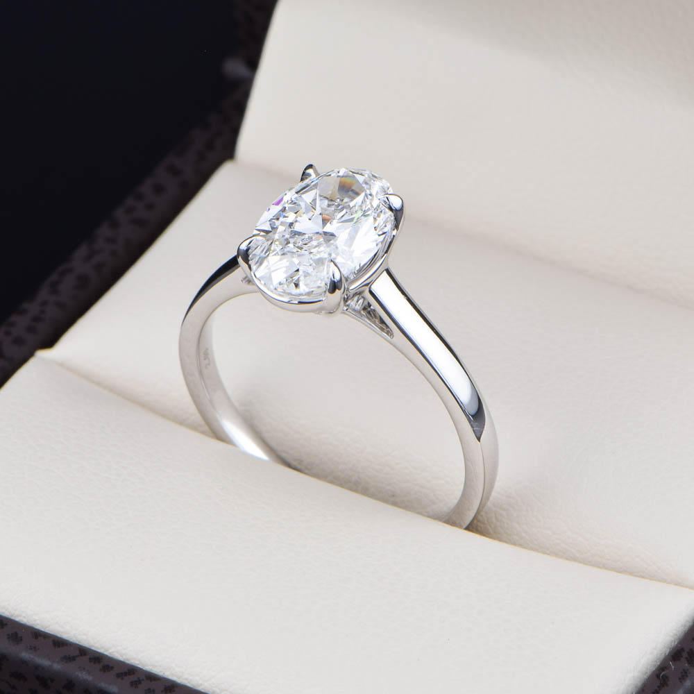 Anillo de Compromiso Solitario Oro Blanco 14k con Diamante de Laboratorio 2.04CT Corte Ovalado