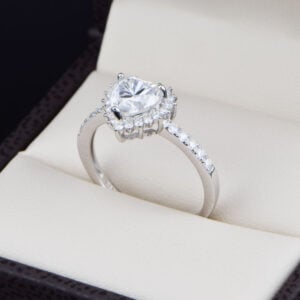 Anillo de compromiso de Plata 925 Corazón con Moissanitas