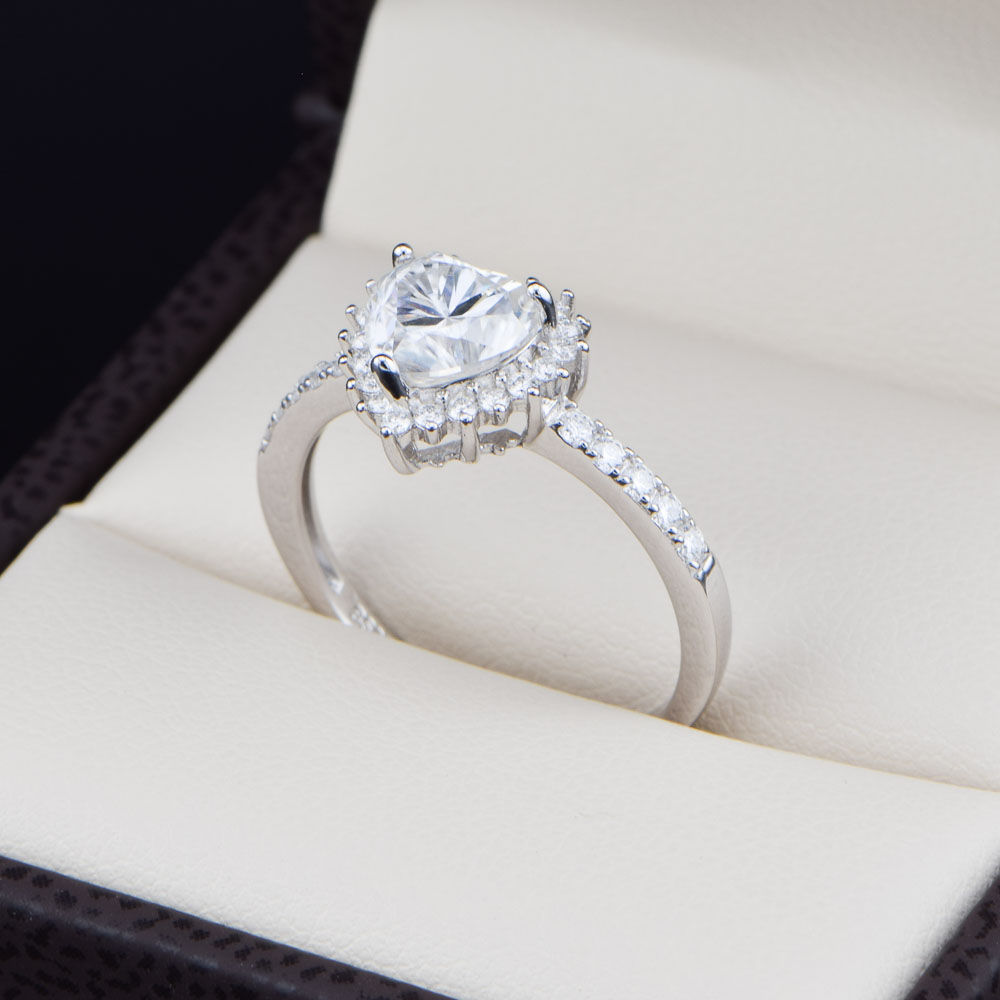 Anillo de compromiso de Plata 925 Corazón con Moissanitas