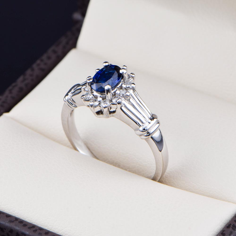 Anillo de Oro 14k Zafiro Ovalado y Diamantes