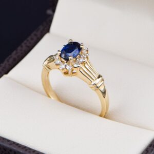 Anillo de Oro 14k Zafiro Ovalado y Diamantes