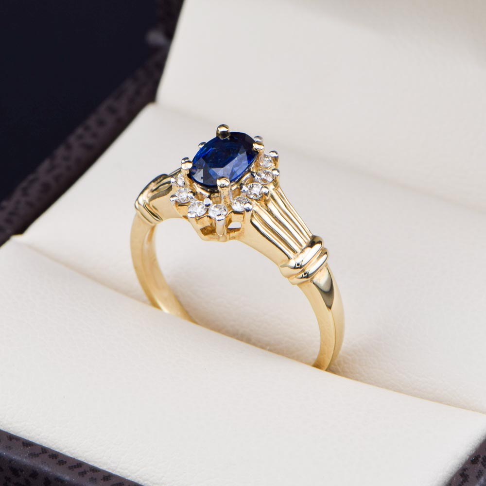 Anillo de Oro 14k Zafiro Ovalado y Diamantes