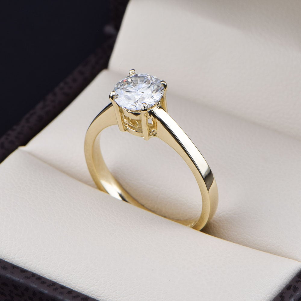 Anillo de Compromiso Solitario Oro Amarillo 14k con Moissanita 1.00CT Corte Brillante